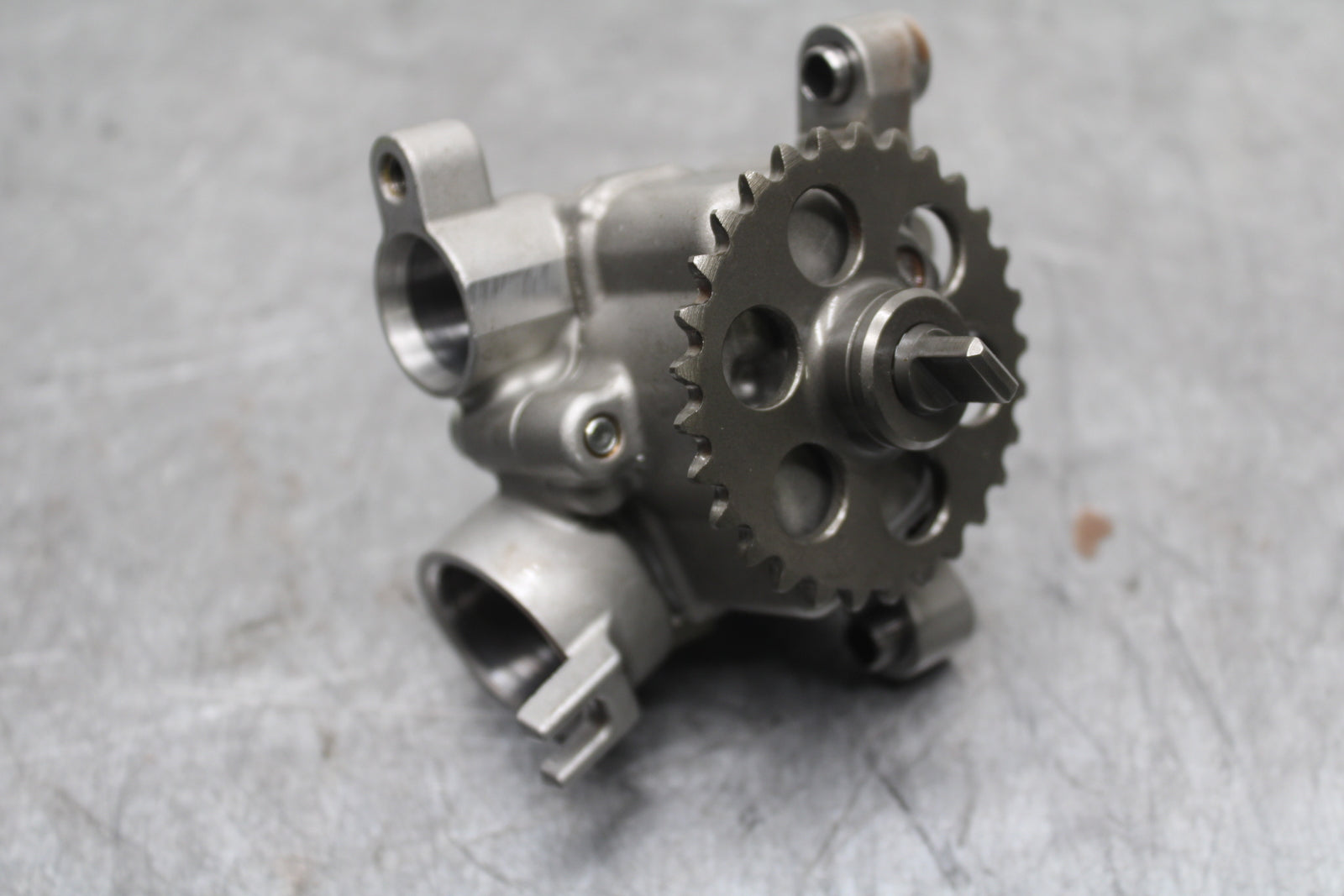 06 YAMAHA YZF R6 ENGINE MOTOR OIL PUMP BB716