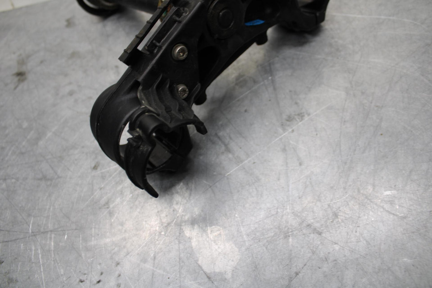 18 KTM RC 390 FRONT FORKS CLAMP LOWER TRIPLE TREE STEM BB442
