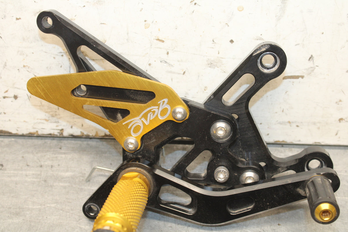 09-14 YAMAHA YZF R1 AFTERMARKET RIGHT REARSET REAR SET FOOT PEG REST STOP BB696