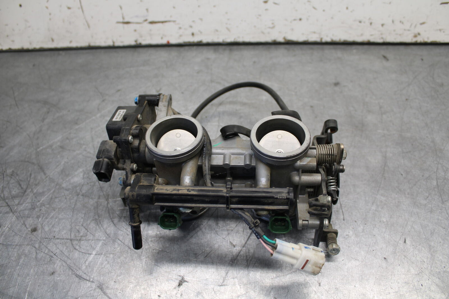 12-17 KAWASAKI ER-6N Z650 MAIN FUEL INJECTORS / THROTTLE BODIES BB709