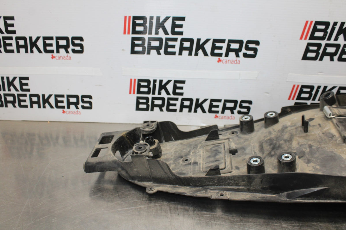 09 KAWASAKI CONCOURS 14 ZG1400B REAR TAIL UNDERTAIL FAIRING COWL FENDER  BB875