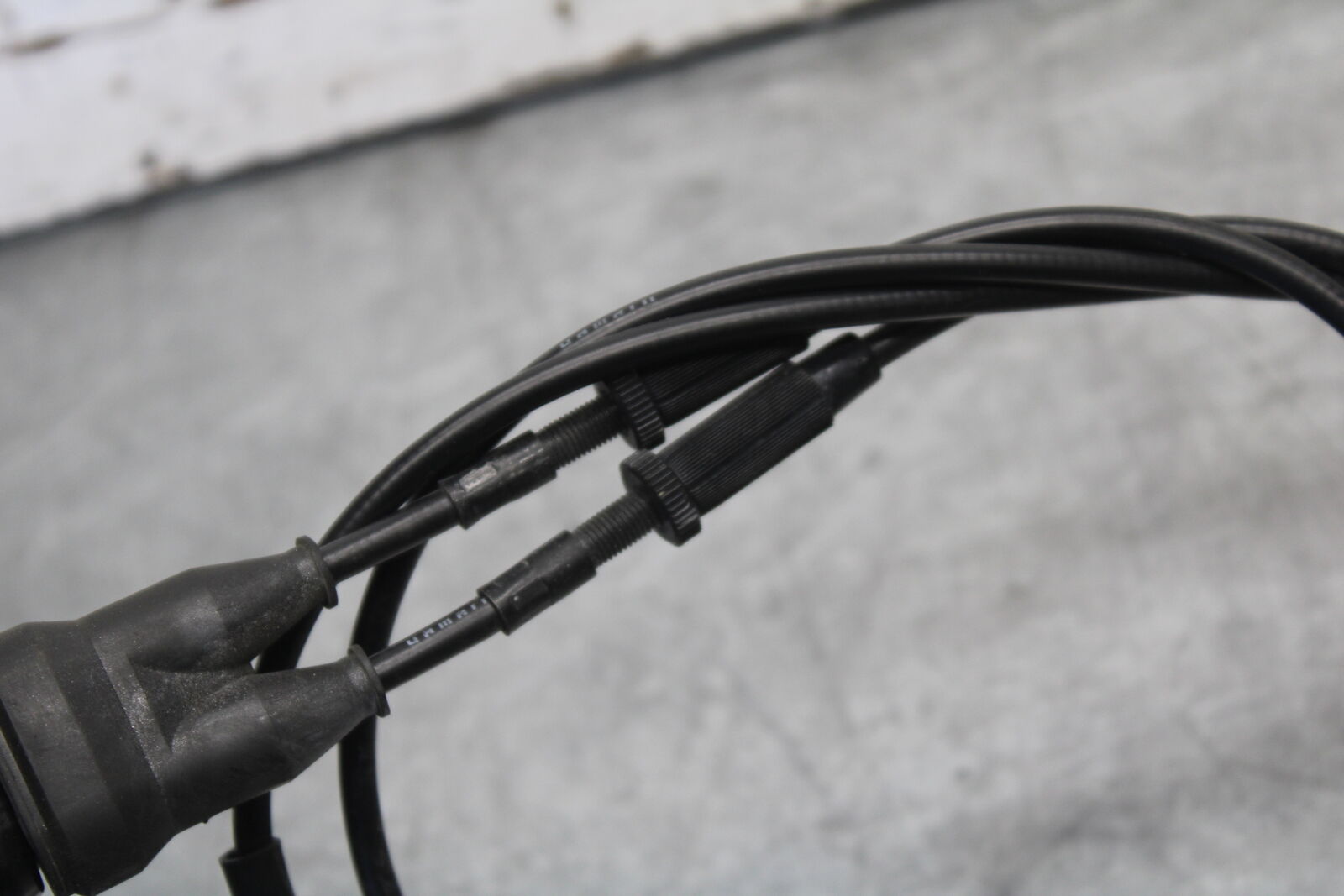 09-12 KAWASAKI NINJA ZX6R THROTTLE CABLE LINE HOUSING GUIDE BB698