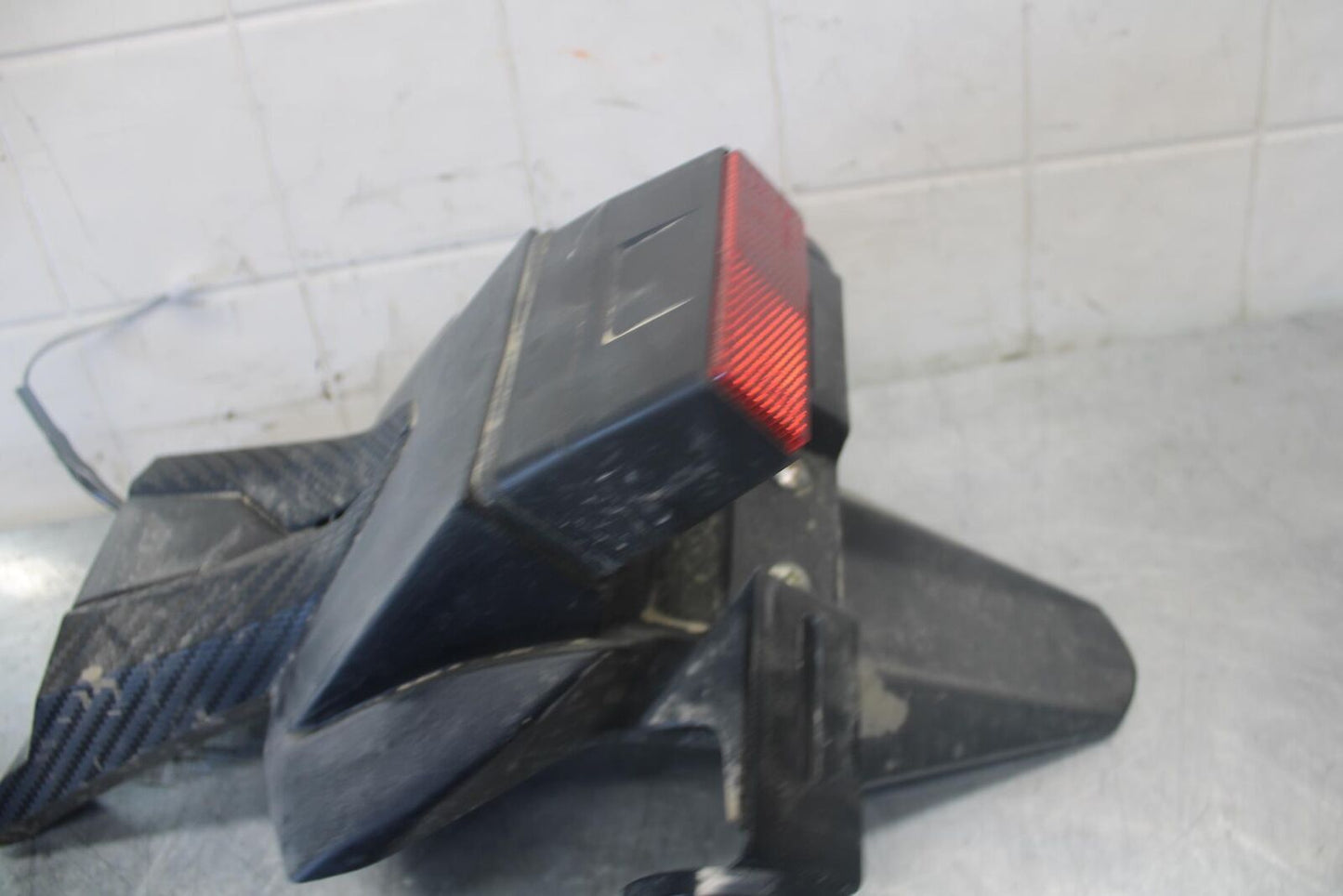 15-21 SUZUKI GSXR600 REAR BACK FENDER MUD GUARD BB460
