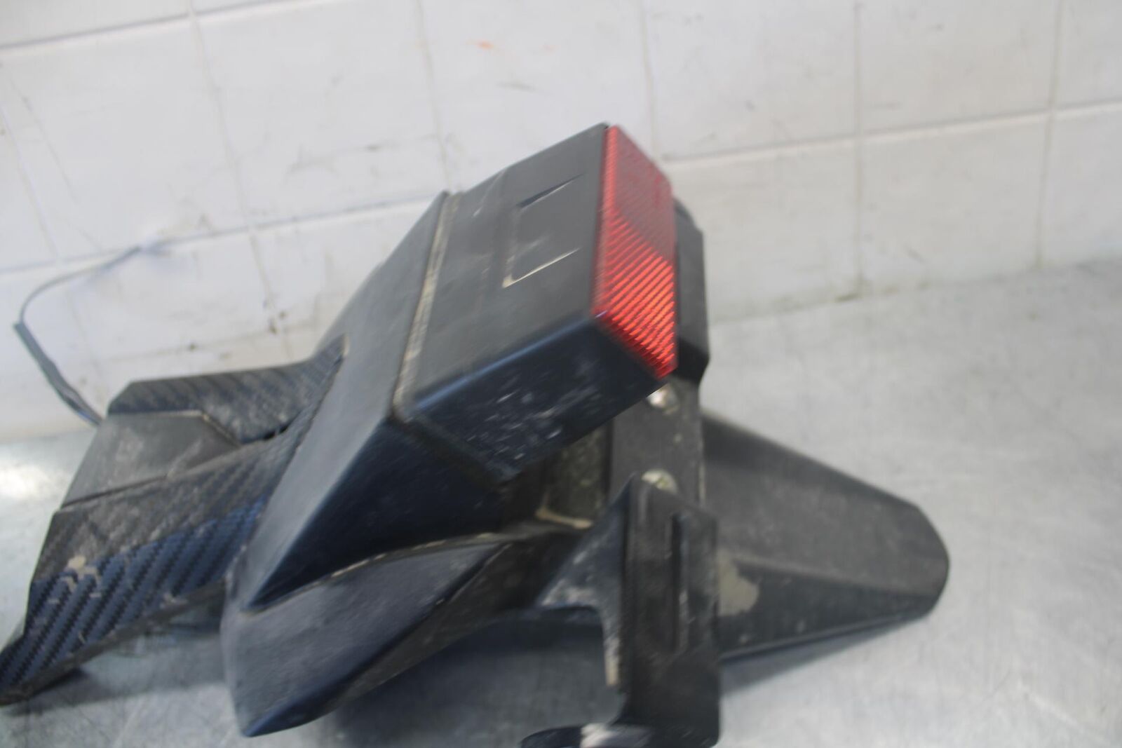 15-21 SUZUKI GSXR600 REAR BACK FENDER MUD GUARD BB460