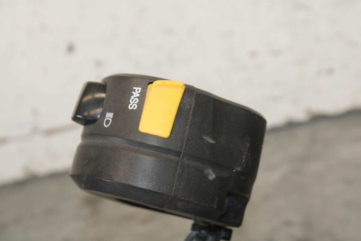 06-07 SUZUKI GSXR 600 RIGHT CLIP ON HANDLE KILL OFF START SWITCH SWITCHES BB694