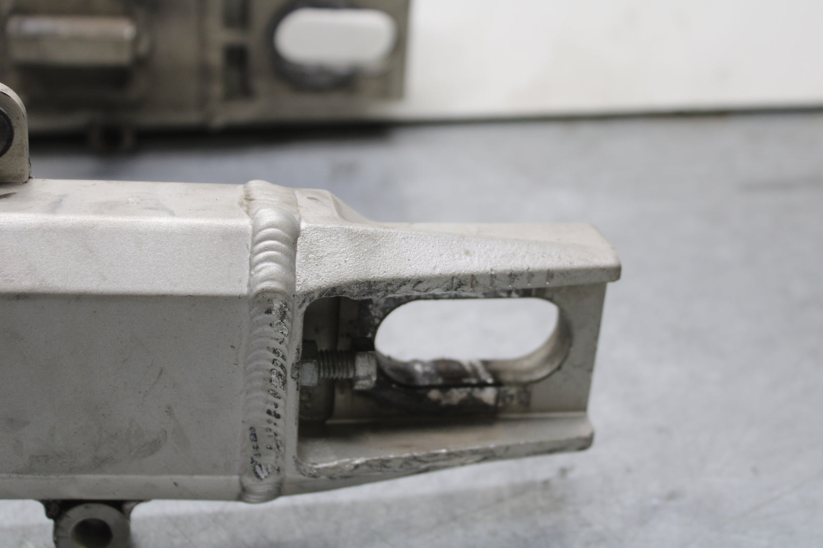 00-02 KAWASAKI NINJA ZX6R REAR SWINGARM BACK SUSPENSION SWING ARM BB750