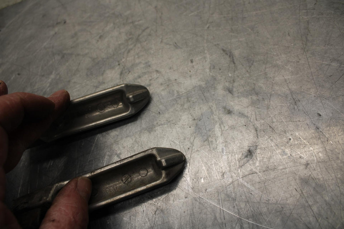 17 KAWASAKI VERSYS_X 300 REAR BACK PASSENGER PEG SET PAIR BB504