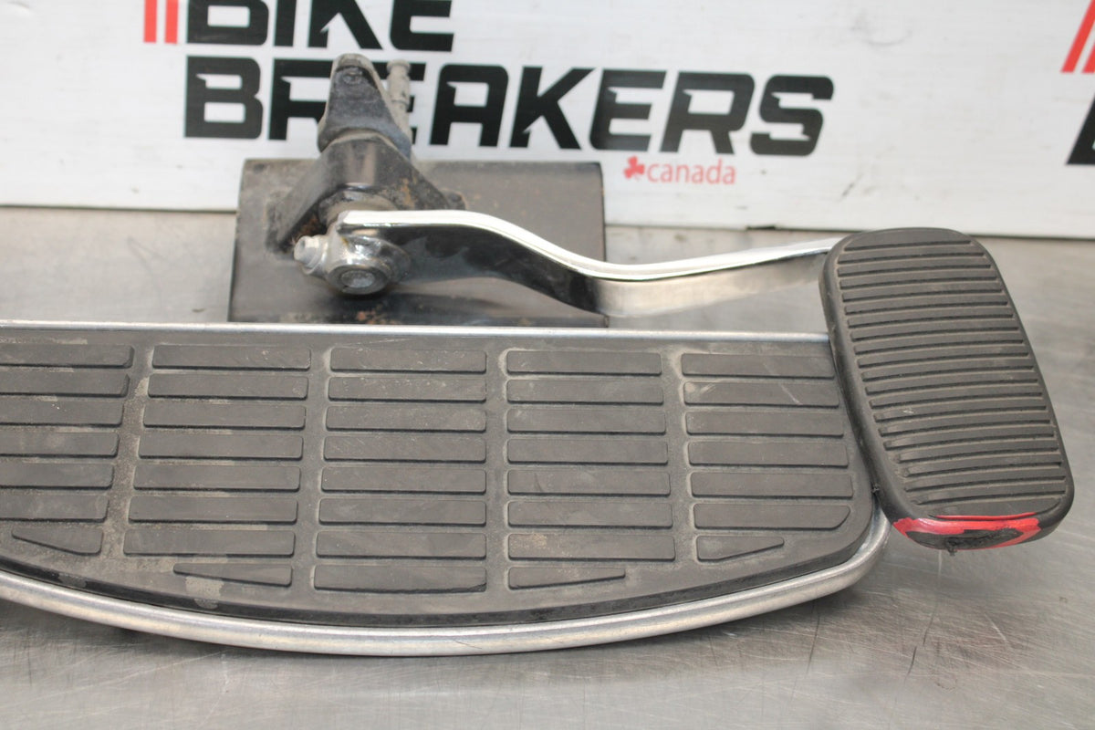 05-09 SUZUKI BOULEVARD C90 RIGHT FRONT FOOT REST PEG STEP BB918