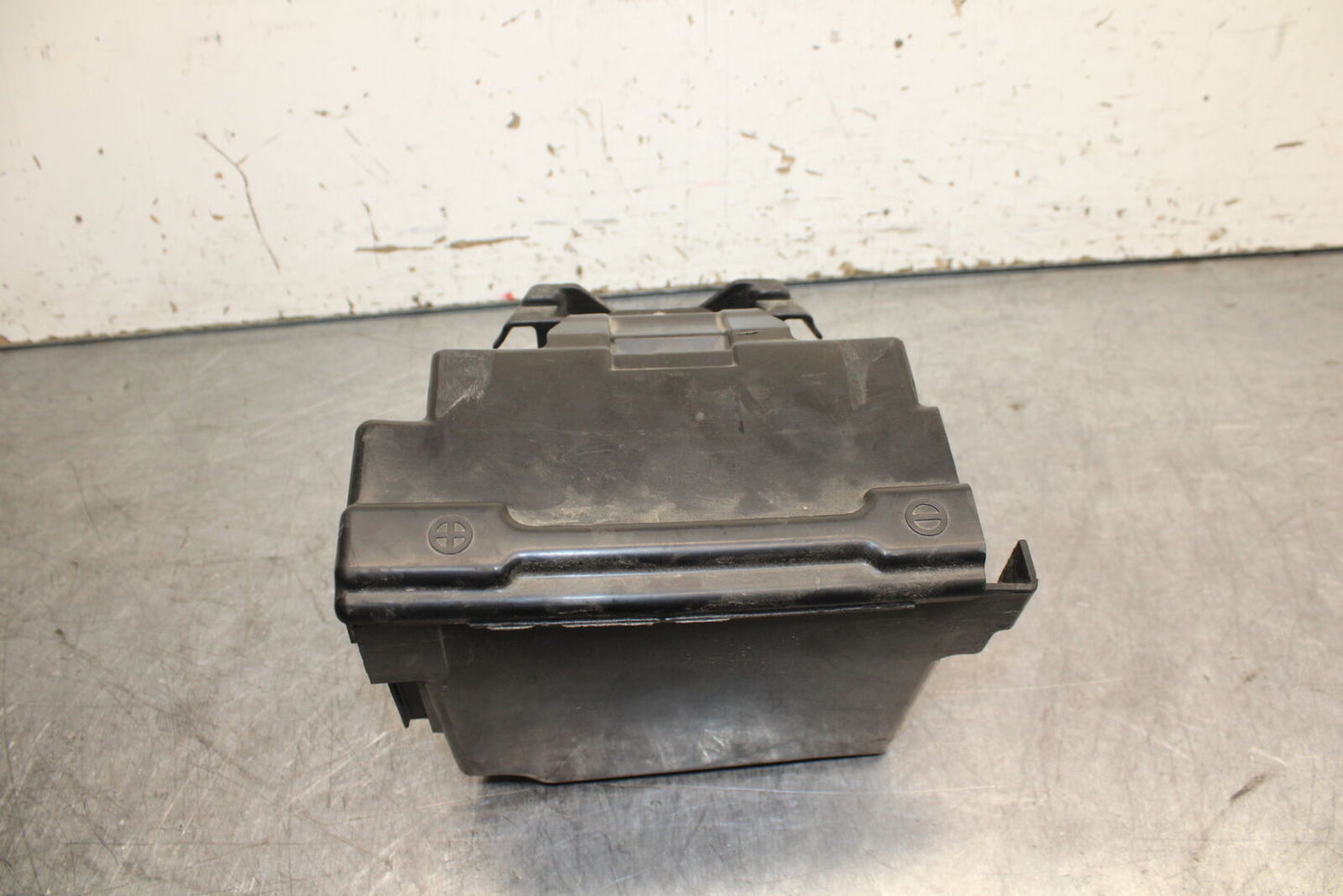 10-13 HONDA SHADOW RS 750 VT750RS BATTERY TRAY BOX HOLDER BB718