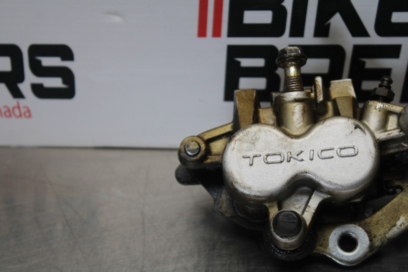 03-08 KAWASAKI VULCAN 1600 RIGHT LEFT FRONT BRAKE CALIPER SET PAIR BB196