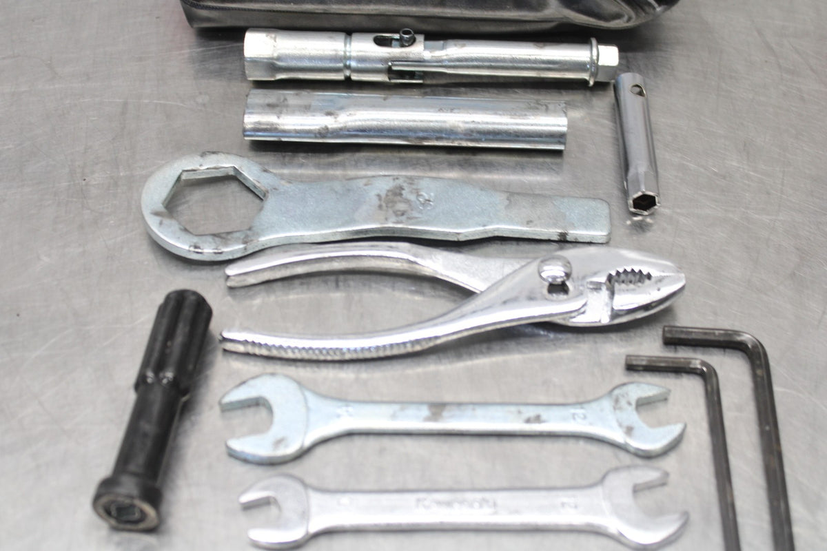 08-09 KAWASAKI NINJA ZX14R STOCK TOOLS OEM TOOL BAG KIT SET BB932