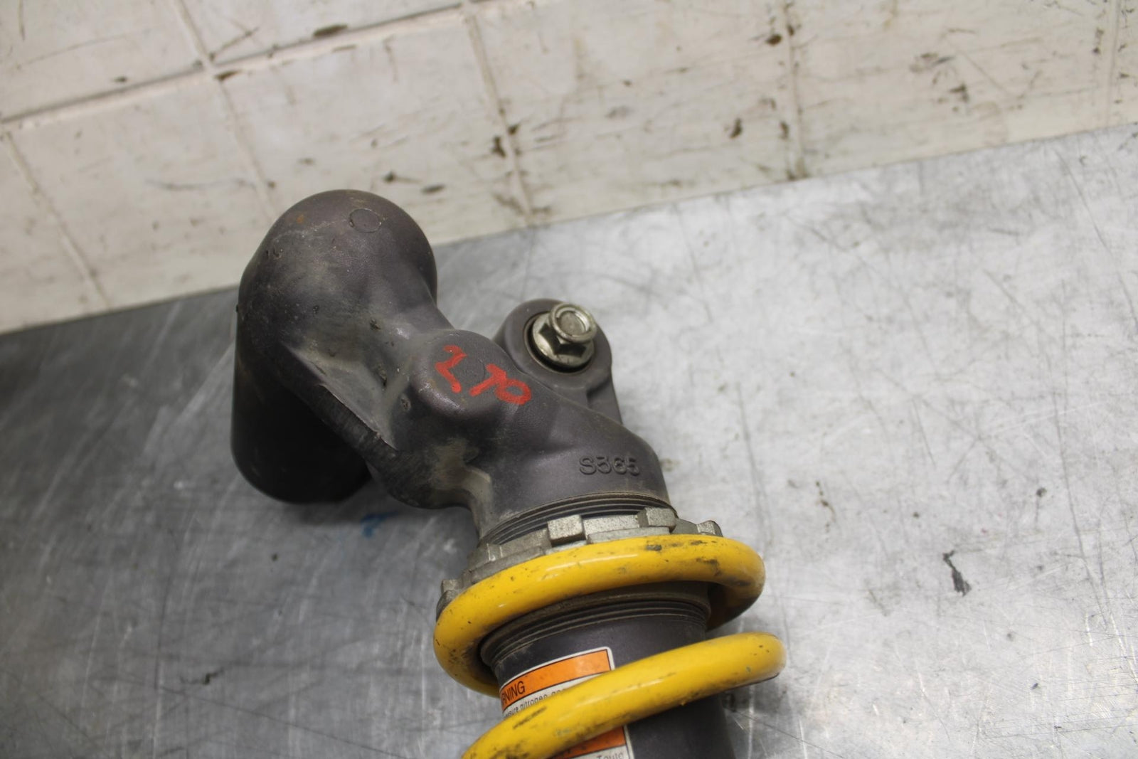 2004 Suzuki GSXR600 REAR BACK SHOCK ABSORBER SUSPENSION 62100-29G00-163 BB329 B