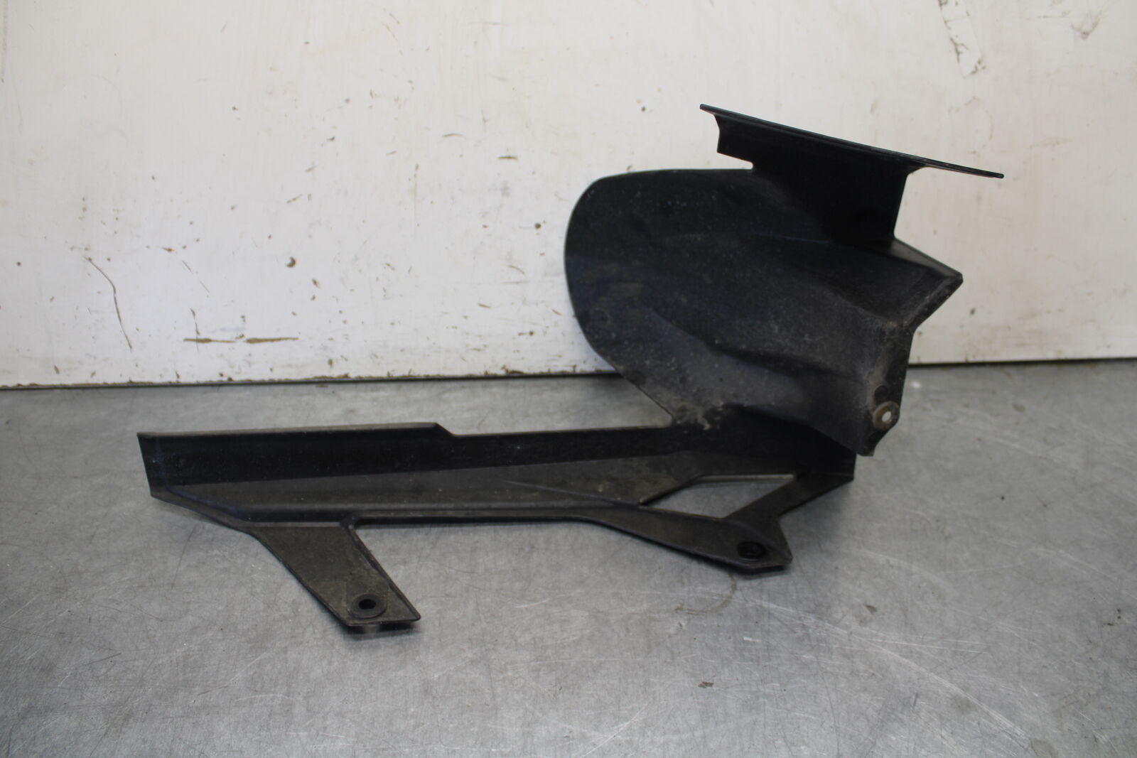 18-23 KAWASAKI NINJA 400 REAR BACK DRIVE CHAIN GUARD COVER SHIELD BB679