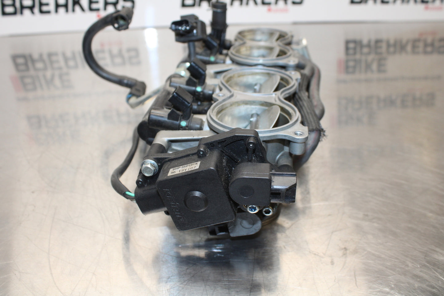 11 SUZUKI GSXR1000 MAIN FUEL INJECTORS / THROTTLE BODIES BB142