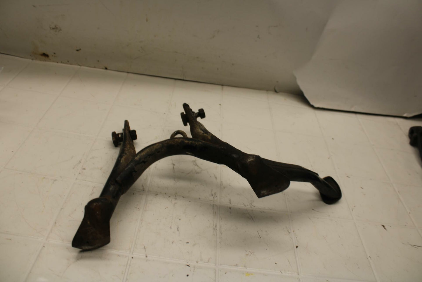 91-96 YAMAHA FJ1200A ABS CENTER MAIN STAND BB07
