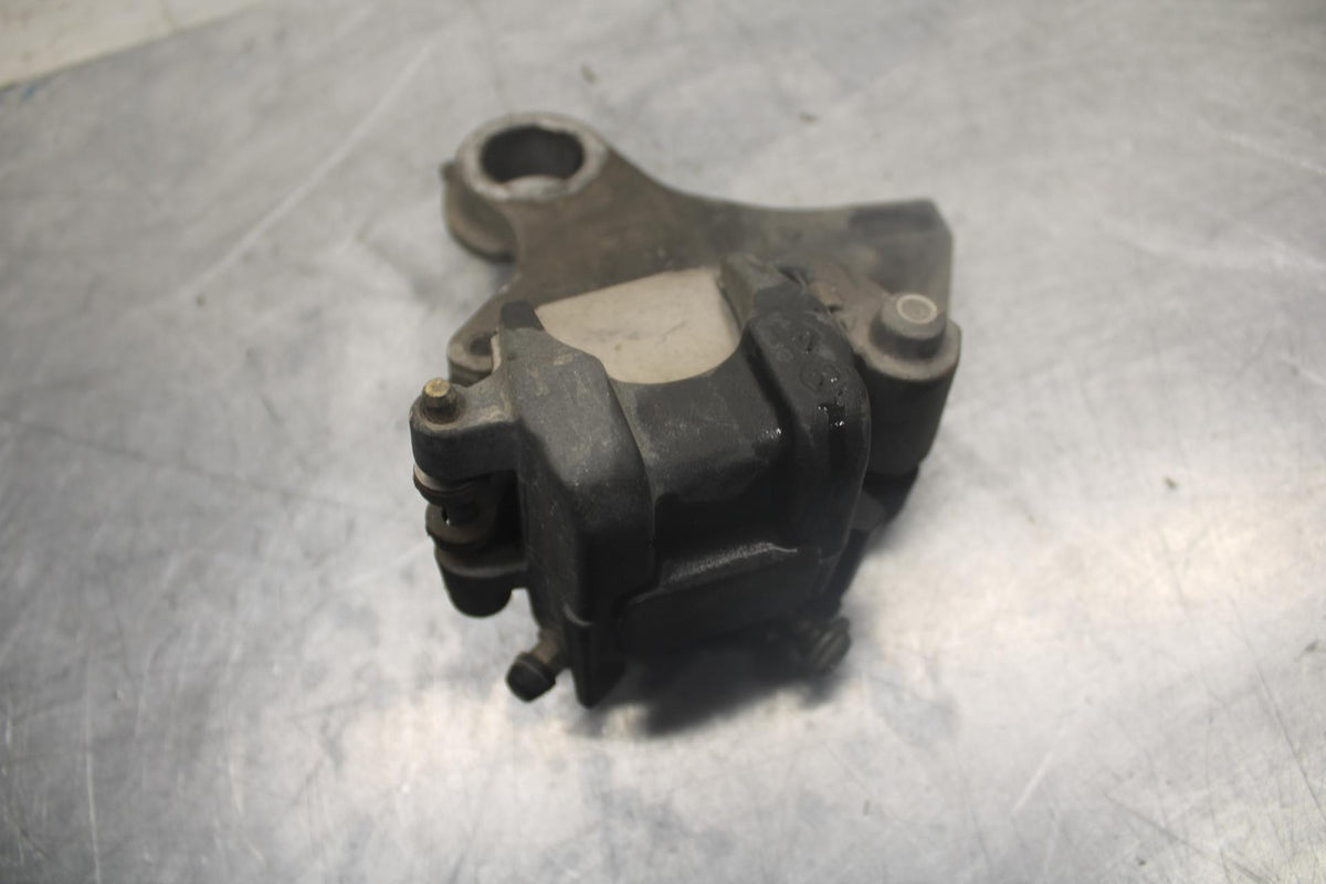 05 YAMAHA YZF R6S REAR BACK BRAKE CALIPER W MOUNT BRACKET BB462