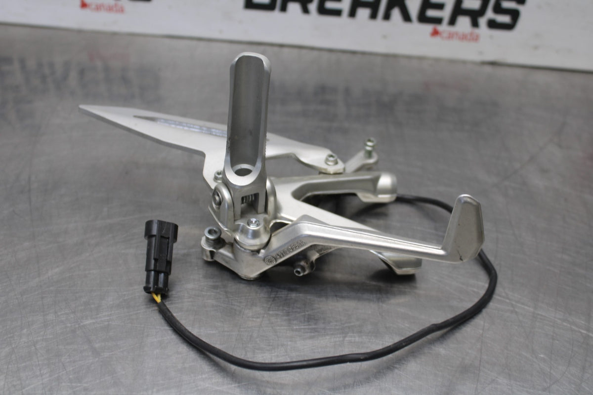 16 DUCATI 959 PANIGALE RIGHT REARSET REAR SET DRIVER FOOT PEG REST STOP BB912