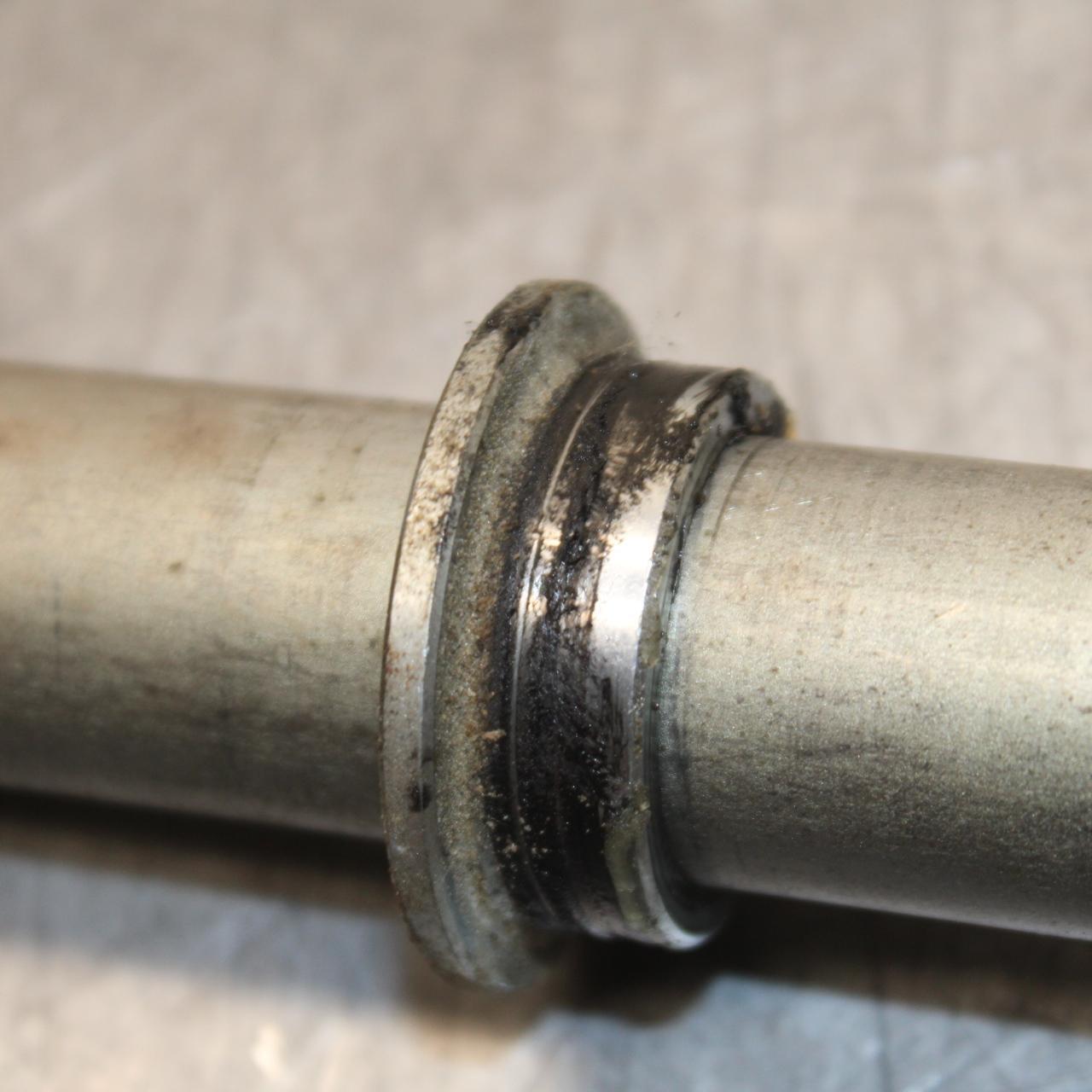 21 KAWASAKI NINJA ZX6R FRONT WHEEL RIM AXLE PIVOT BOLT 41068-0599 BB647