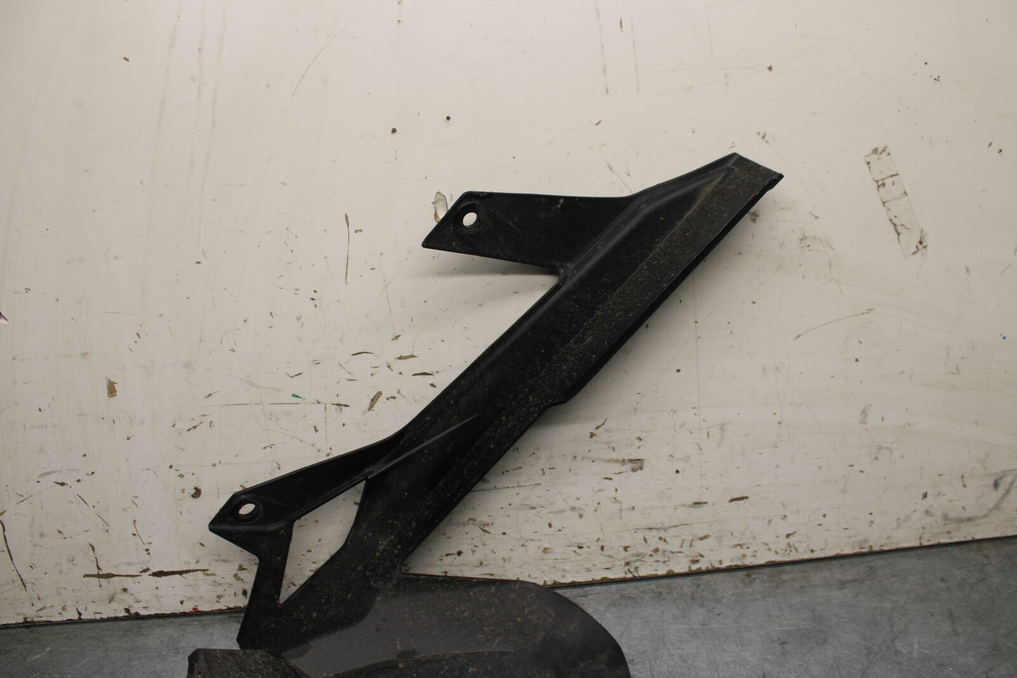 18-23 KAWASAKI NINJA 400 EX400 ABS REAR BACK CHAIN GUARD COVER SHIELD BB747 