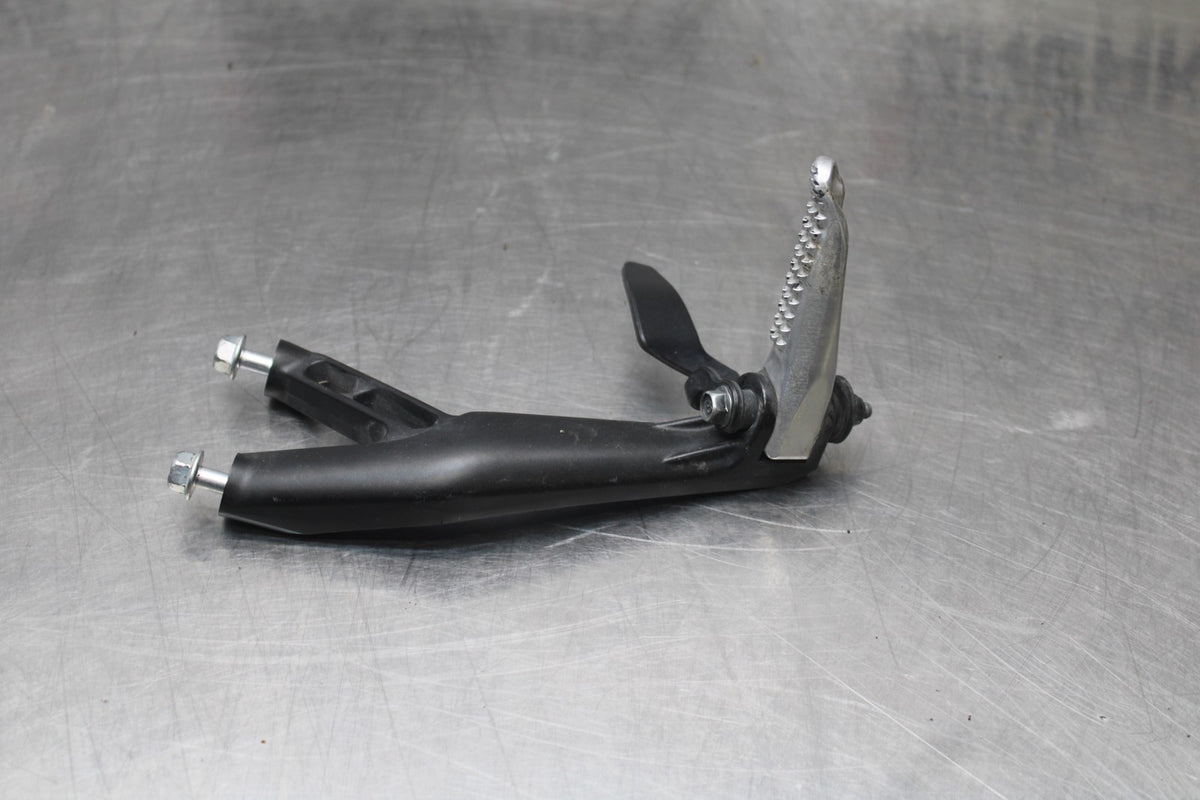 22-25 YAMAHA YZF R7 LEFT REAR BACK PASSENGER PEG BB769