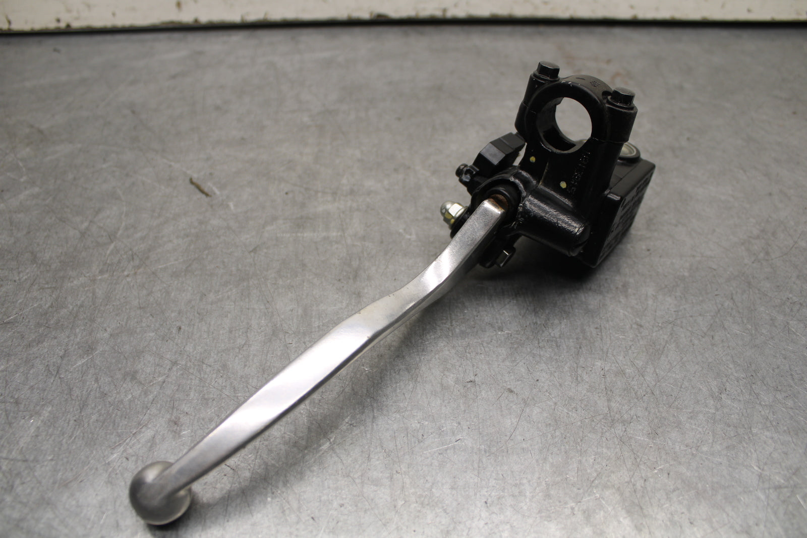 13-15 HONDA CBR500R FRONT BRAKE MASTER CYLINDER w/ LEVER 45510-MGZ-305 BB315