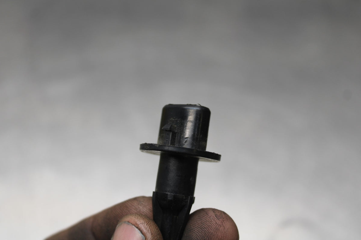 05 YAMAHA YZF R6 AIR INTAKE TEMPERATURE TEMP SENSOR BB858