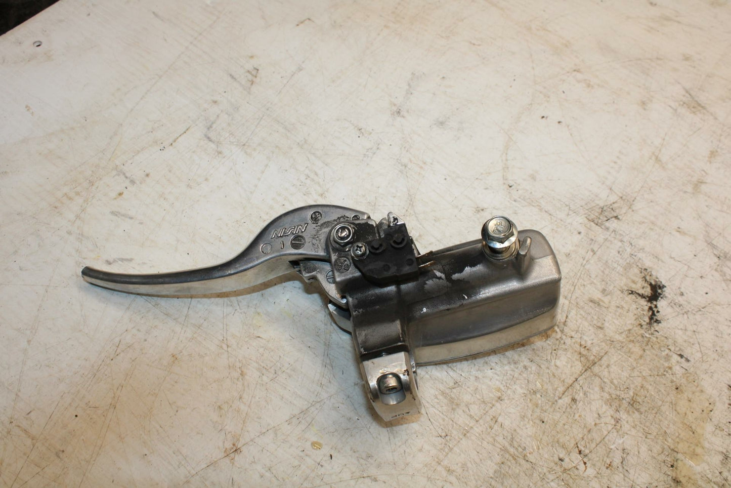 05-09 SUZUKI BOULEVARD C90 FRONT BRAKE MASTER CYLINDER BB357