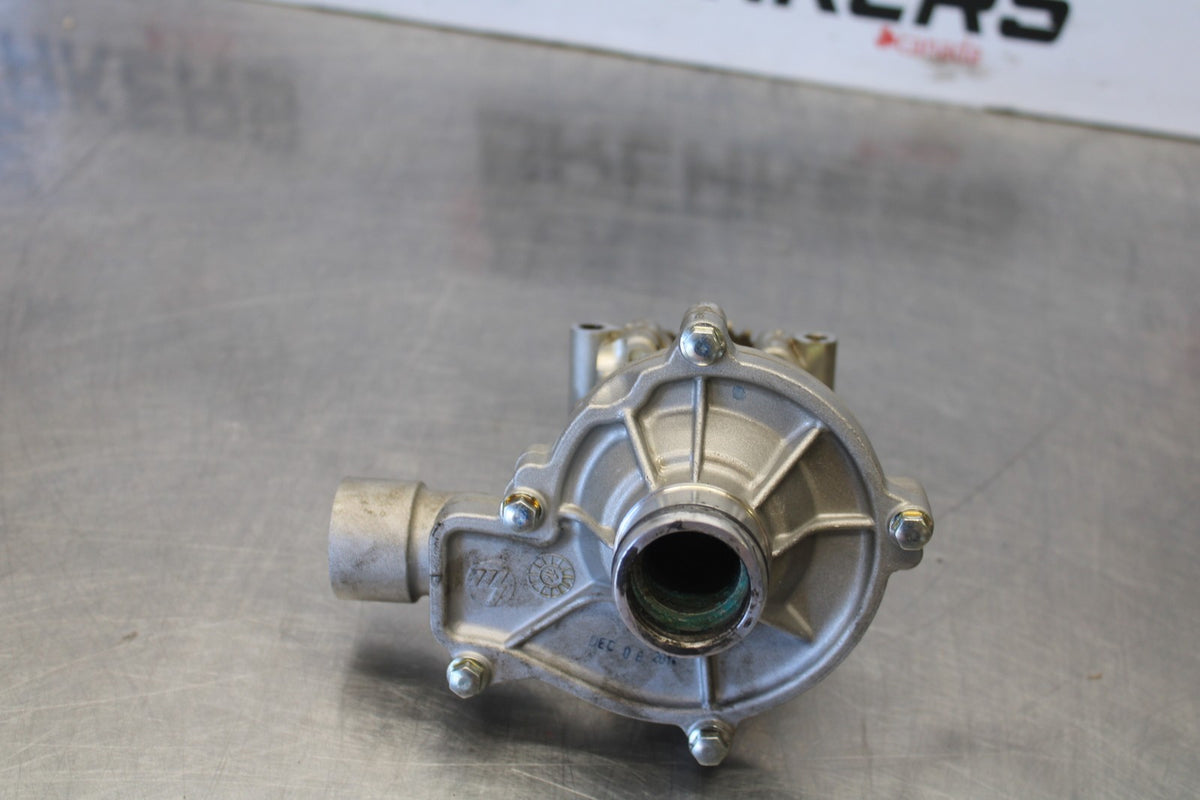 15 TRIUMPH TIGER 800 ENGINE MOTOR OIL PUMP BB873