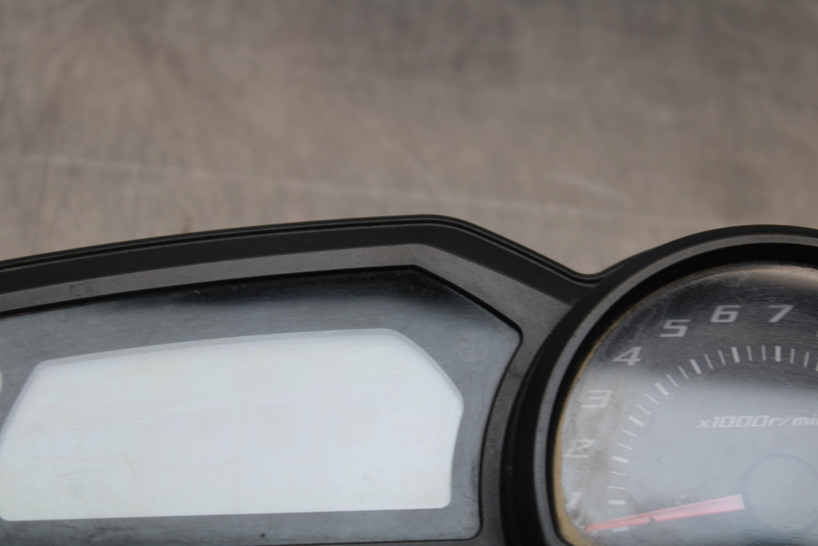 09-15 YAMAHA FZ6R SPEEDO TACH GAUGES CLUSTER SPEEDOMETER TACHOMETER BB161