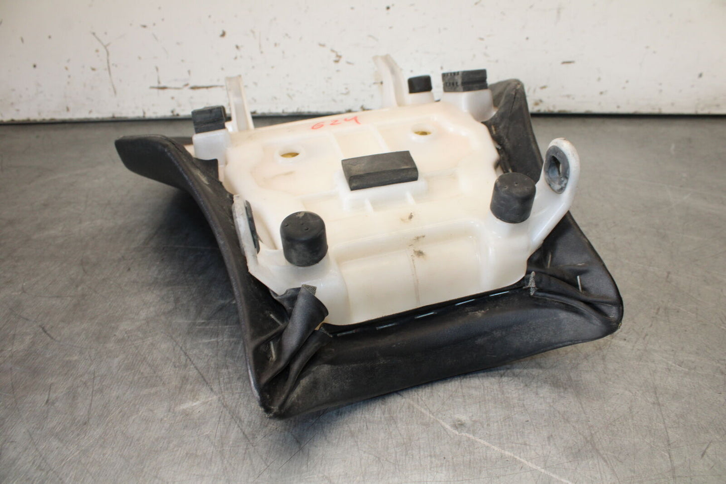 05-06 HONDA CBR600RR FRONT DRIVERS SEAT PAD SADDLE PILLION BB624