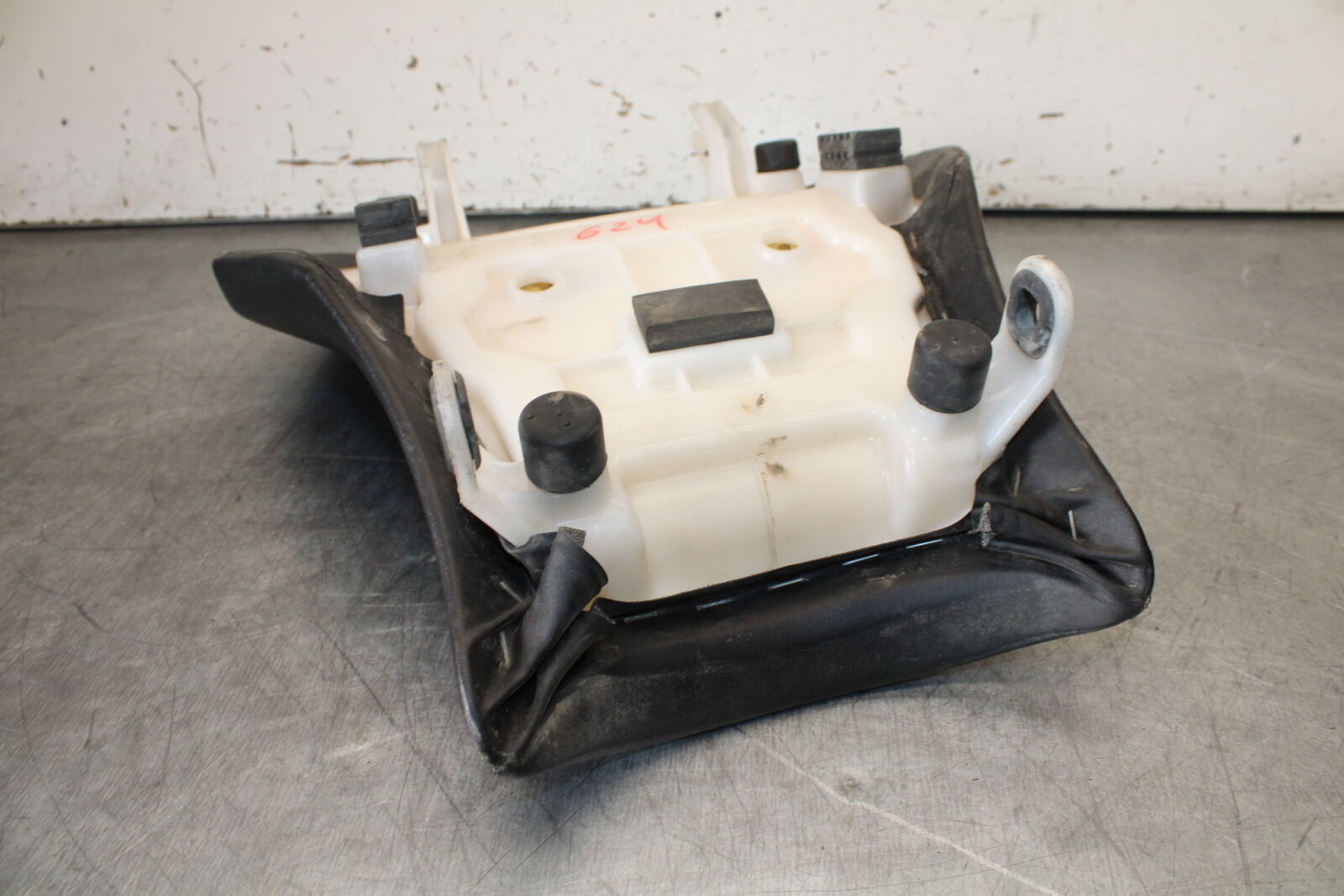 05-06 HONDA CBR600RR FRONT DRIVERS SEAT PAD SADDLE PILLION BB624