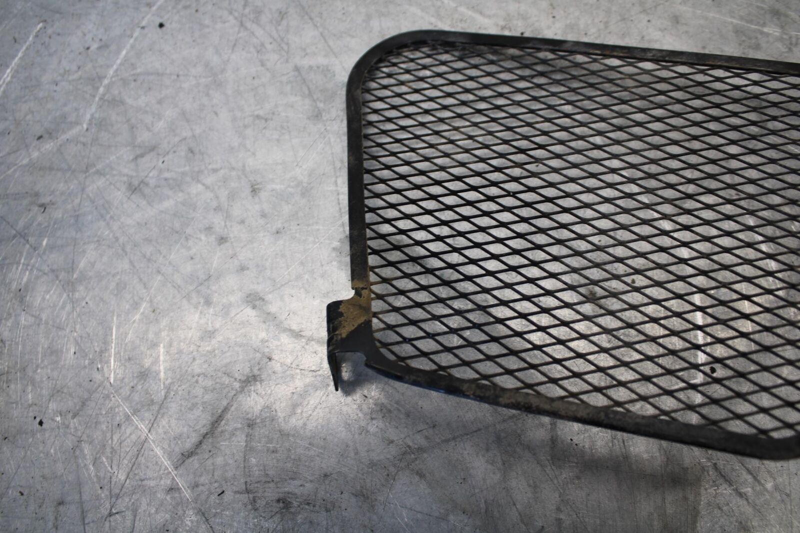 09-16 SUZUKI GSXR1000 OIL COOLER GRILL GUARD 16650-47H10 bb439