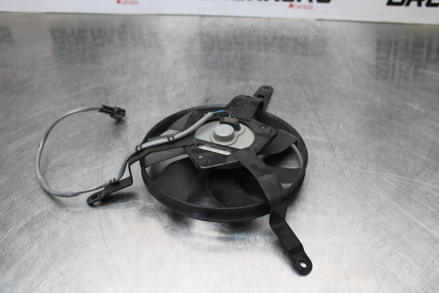 21-23 KAWASAKI NINJA ZX6R ENGINE RADIATOR COOLING FAN BB179