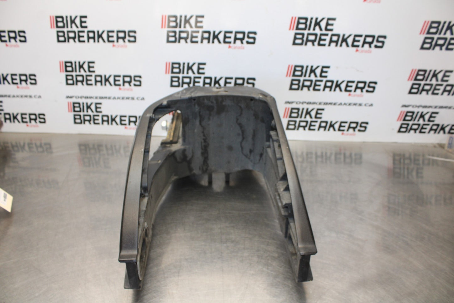 08-10 SUZUKI GSXR 600 REAR SWINGARM BACK SUSPENSION SWING ARM BB202
