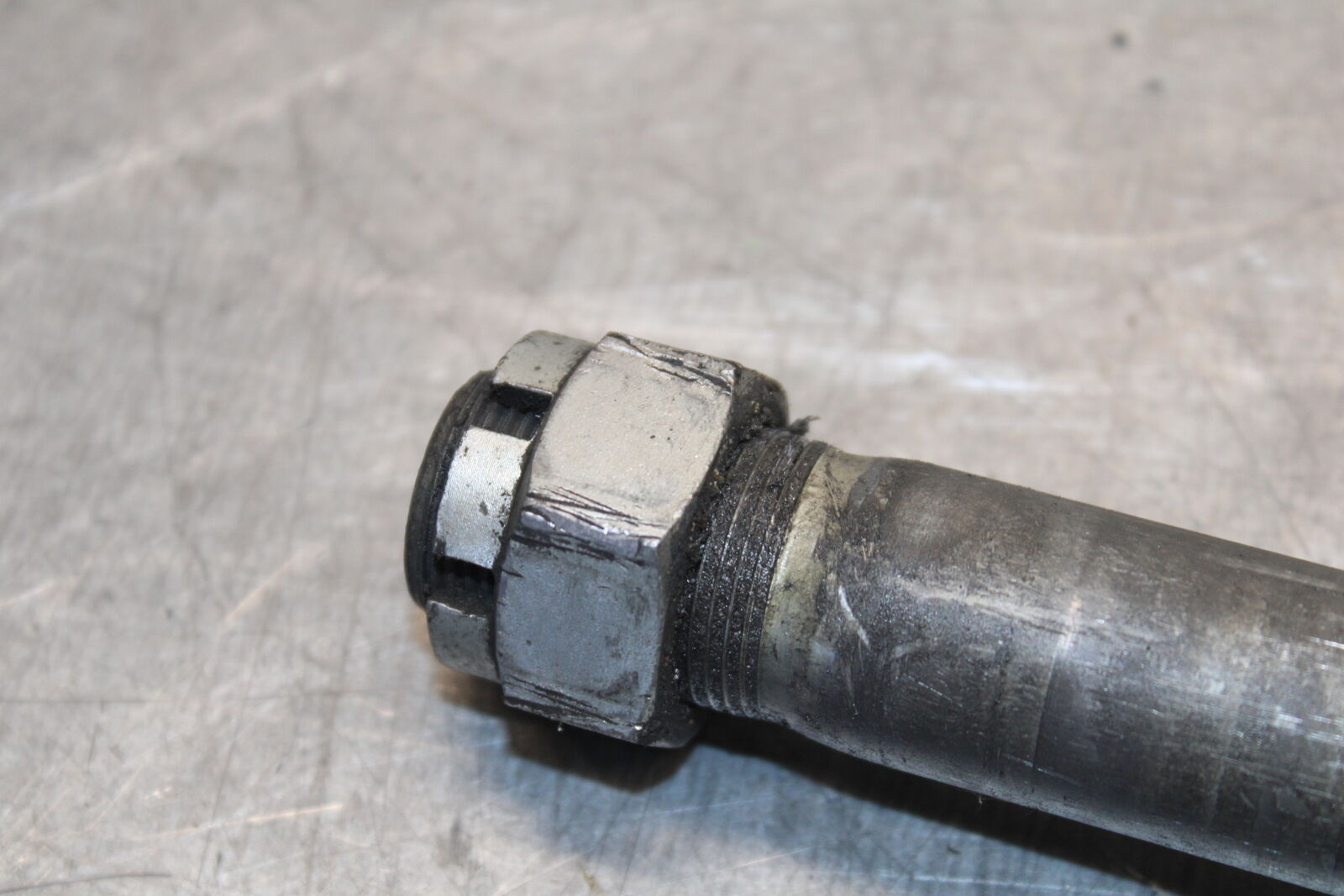 09-12 KAWASAKI NINJA ZX6R ZX600R REAR AXLE BACK WHEEL RIM PIVOT BOLT AXEL BB656