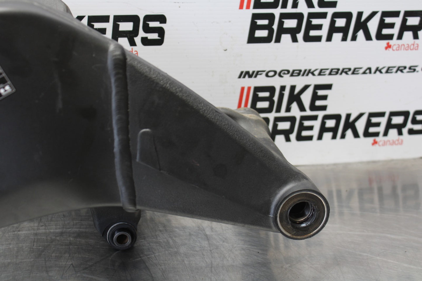 21-23 KAWASAKI NINJA ZX6R REAR SWINGARM BACK SUSPENSION SWING ARM BB179