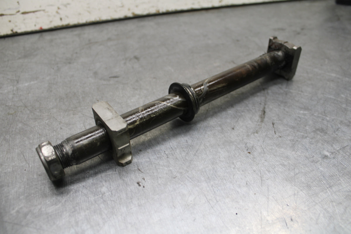 05-06 HONDA CBR600RR REAR AXLE BACK WHEEL RIM PIVOT BOLT AXEL BB727