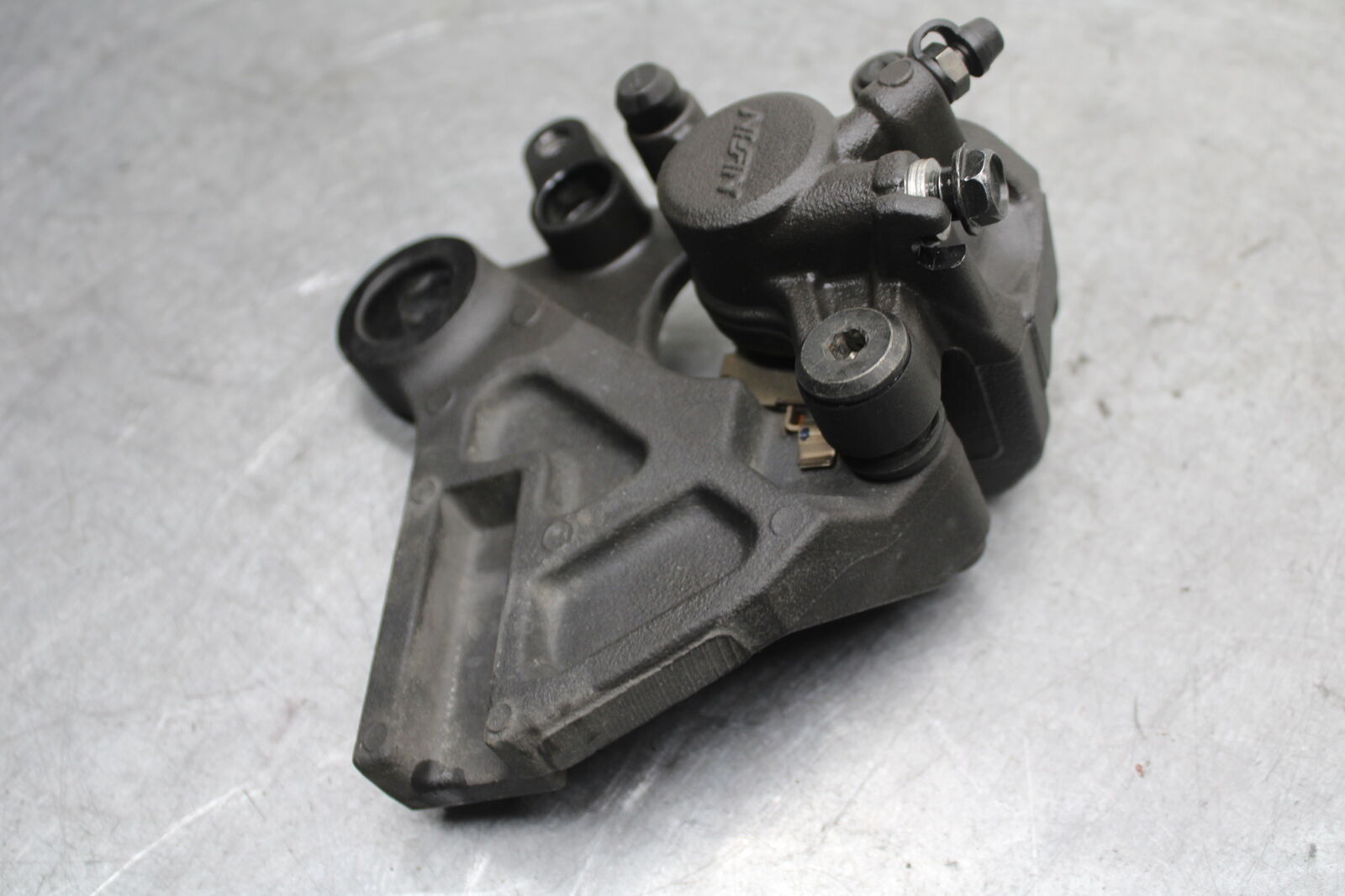 13-18 KAWASAKI NINJA ZX6R REAR BRAKE CALIPER W MOUNT BRACKET 43080-0114-DJ BB666