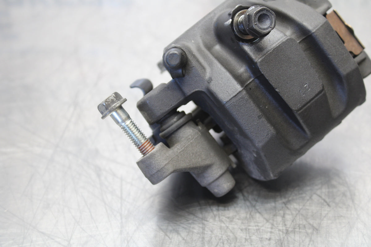 15-16 HONDA CB300F RIGHT FRONT BRAKE CALIPER BB150