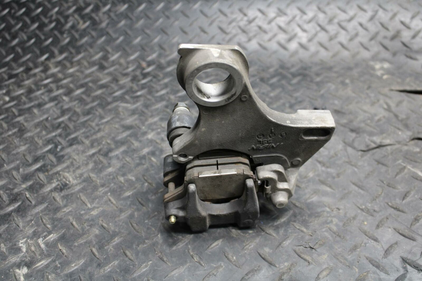 05 YAMAHA YZF R6S REAR BACK BRAKE CALIPER W MOUNT BRACKET BB234