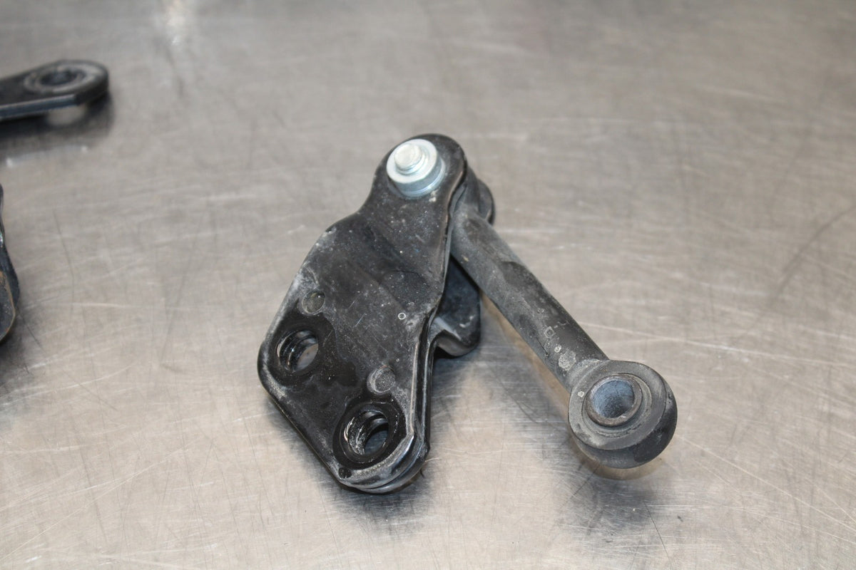 07 HARLEY-DAVIDSON SPORTSTER 1200 CUSTOM XL1200C ENGINE MOUNT BRACKET SET BB833