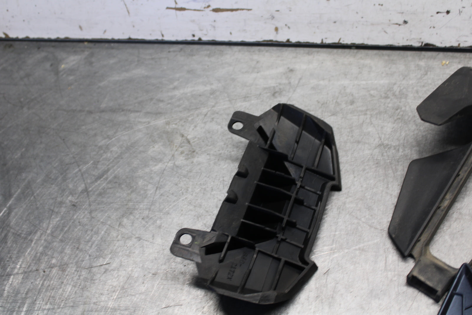 21-24 YAMAHA MT-07 MISCELLANEOUS PANELS COVERS TRIM  COWLS BB662