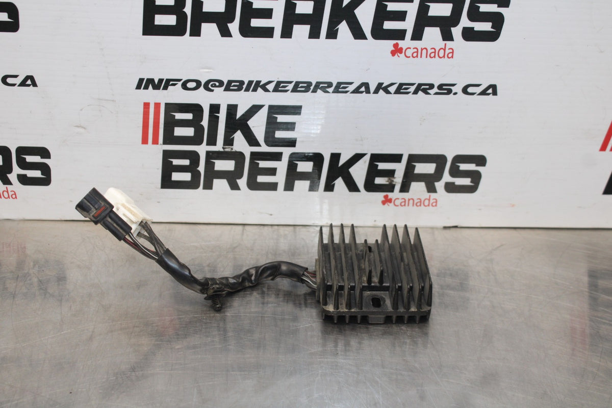 15 SUZUKI GW250F RECTIFIER VOLTAGE REGULATOR BB789