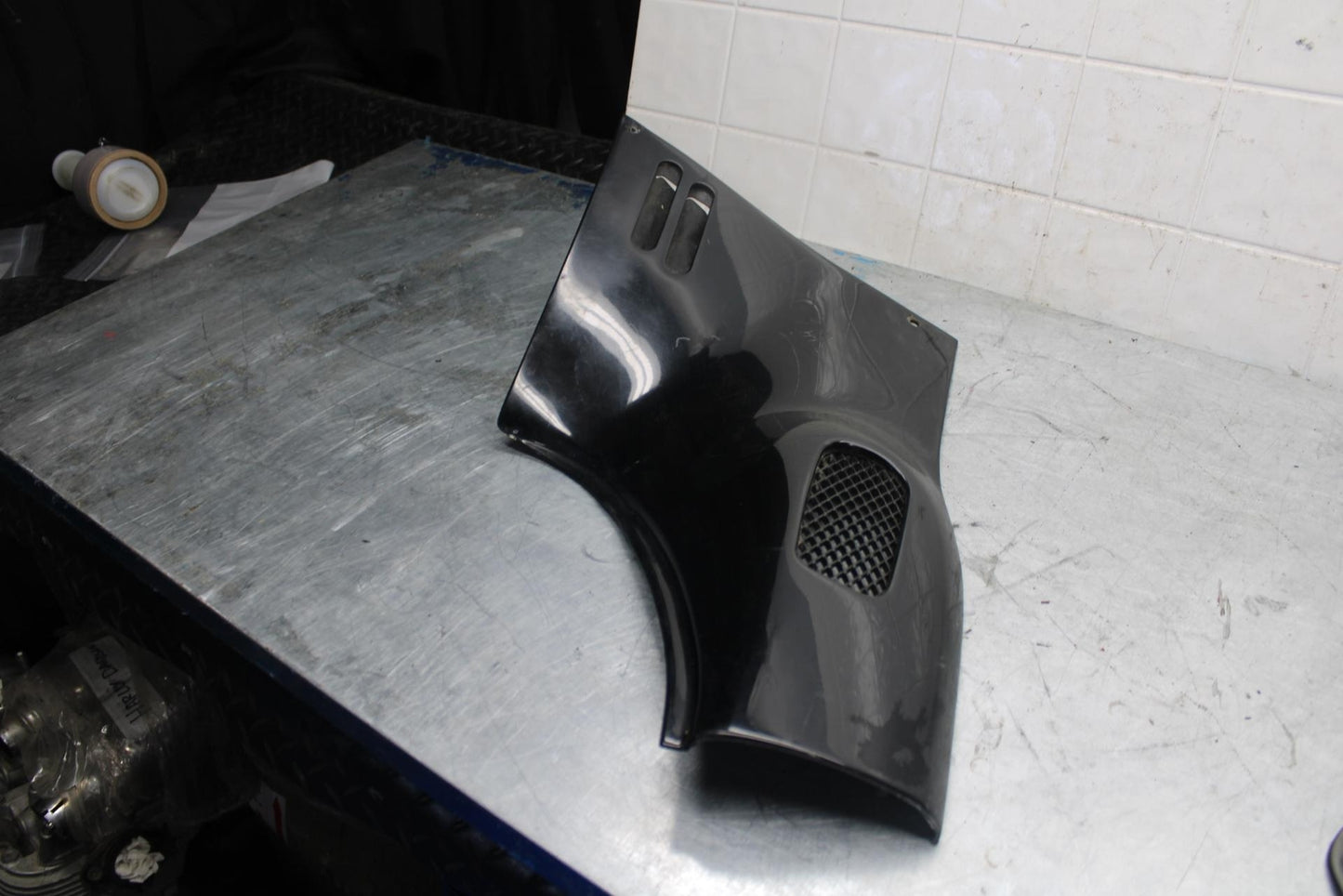 87-96 HONDA CBR1000F RIGHT FRONT SIDE SEAT SADDLE PANEL TRIM COWL FAIRING BB420