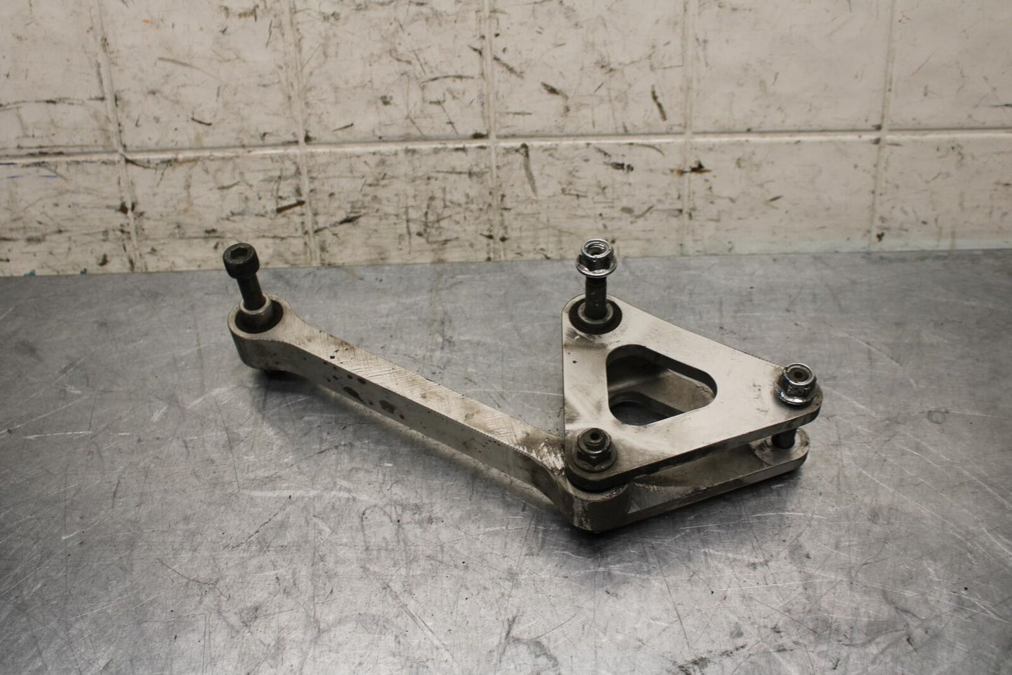 2007 Yamaha YZF R1 REAR DOGBONE SHOCK LINKAGE LINK BB575