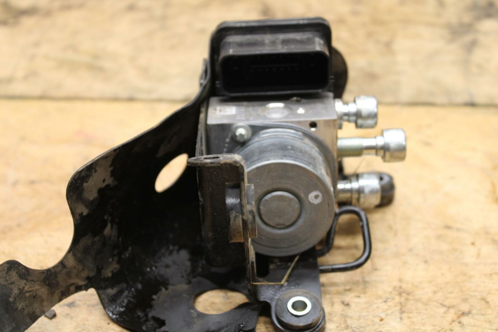 19-20 KAWASAKI NINJA ZX6R ABS PUMP UNIT MODULE BB338