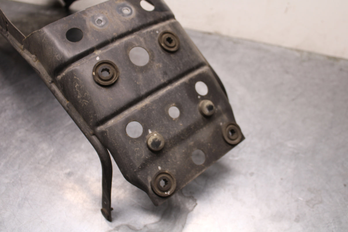 04 SUZUKI INTRUDER 800 REAR BACK FENDER SUPPORT FRAME SUBFRAME BB758