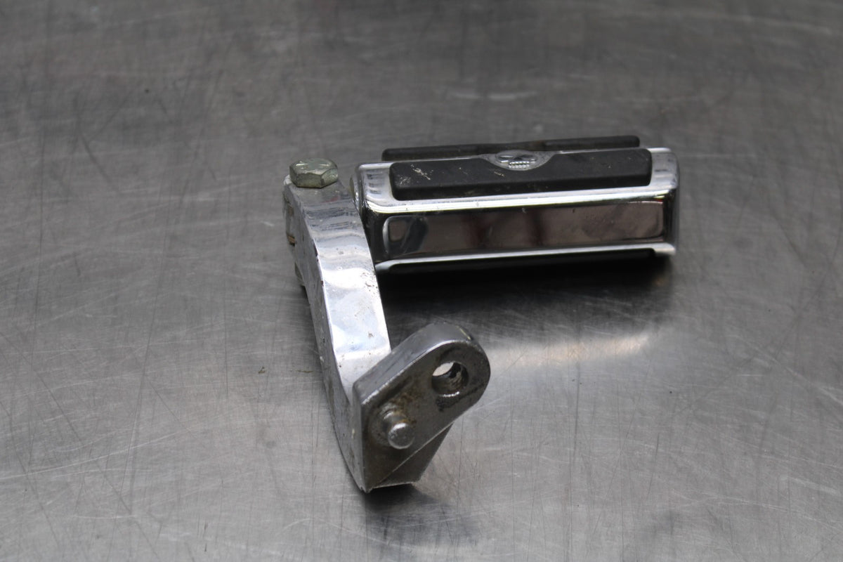 08 HARLEY-DAVIDSON ELECTRA GLIDE POLICE EFI FLHTPI REAR PASSENGER FOOT PEG BB816