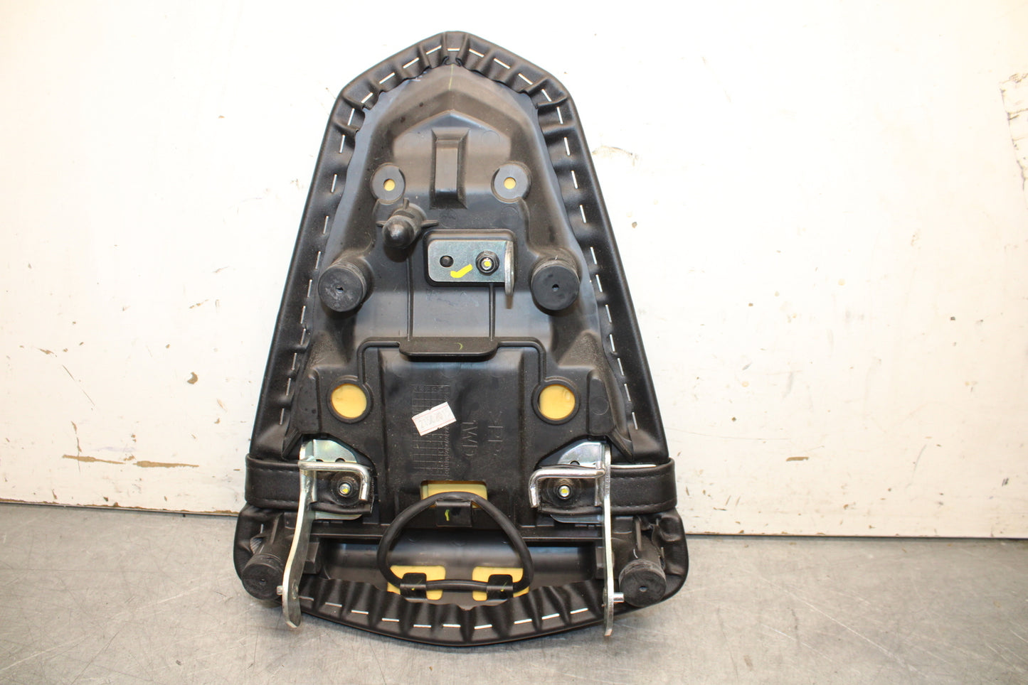15-17 YAMAHA YZF R3 REAR BACK PASSENGER TANDEM SEAT PAD SADDLE PILLION BB651