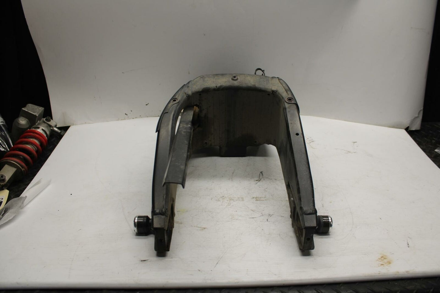 07 YAMAHA YZF R6 2c0 REAR SWINGARM BACK SUSPENSION SWING ARM BB284